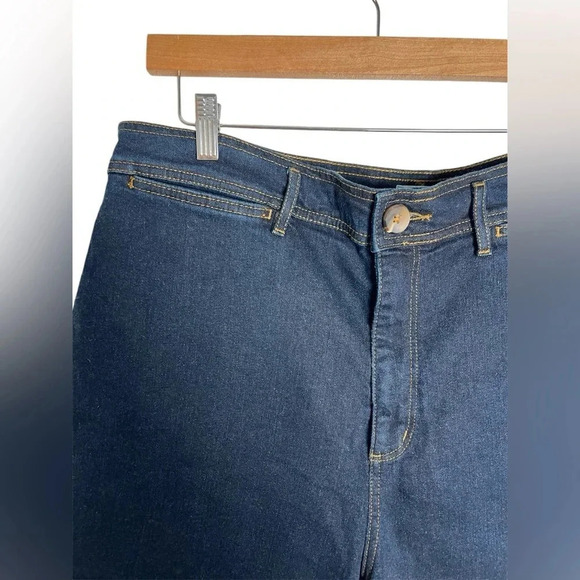 LOFT Welt Pocket Denim Shorts in Refined Dark Indigo Wash Size 32/14 - Picture 2 of 4